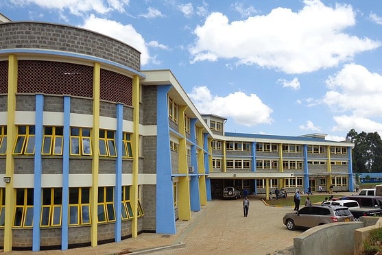 hospitals in kenya 558x372
