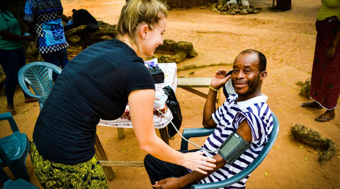 medical volunteer in ghana 1 product 5e720fc8299ce.[1090]
